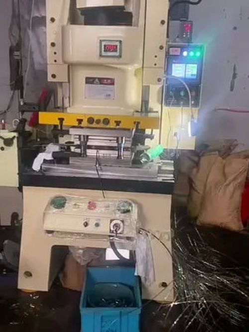 支持中國 沖壓自動化設(shè)備一站式技術(shù)解決方案 工廠實(shí)拍視頻 機(jī)械設(shè)備 自動化設(shè)備 制造業(yè) 機(jī)械 五金沖壓